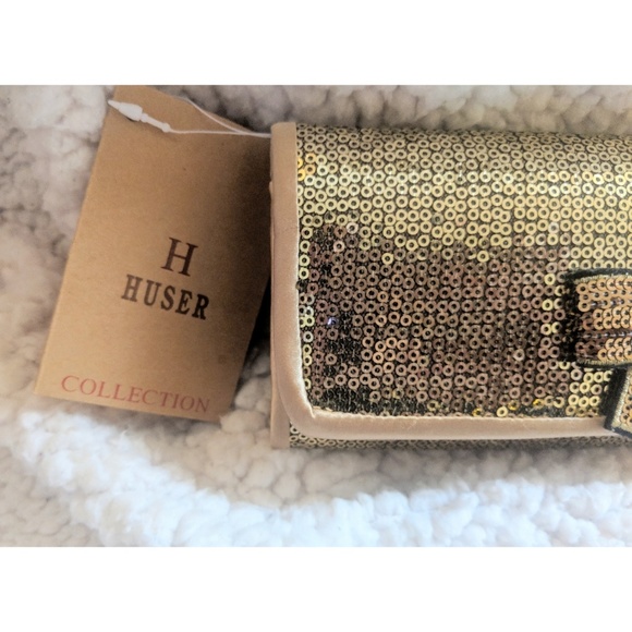 Huser Collection  Gold Clutch - Picture 4 of 5